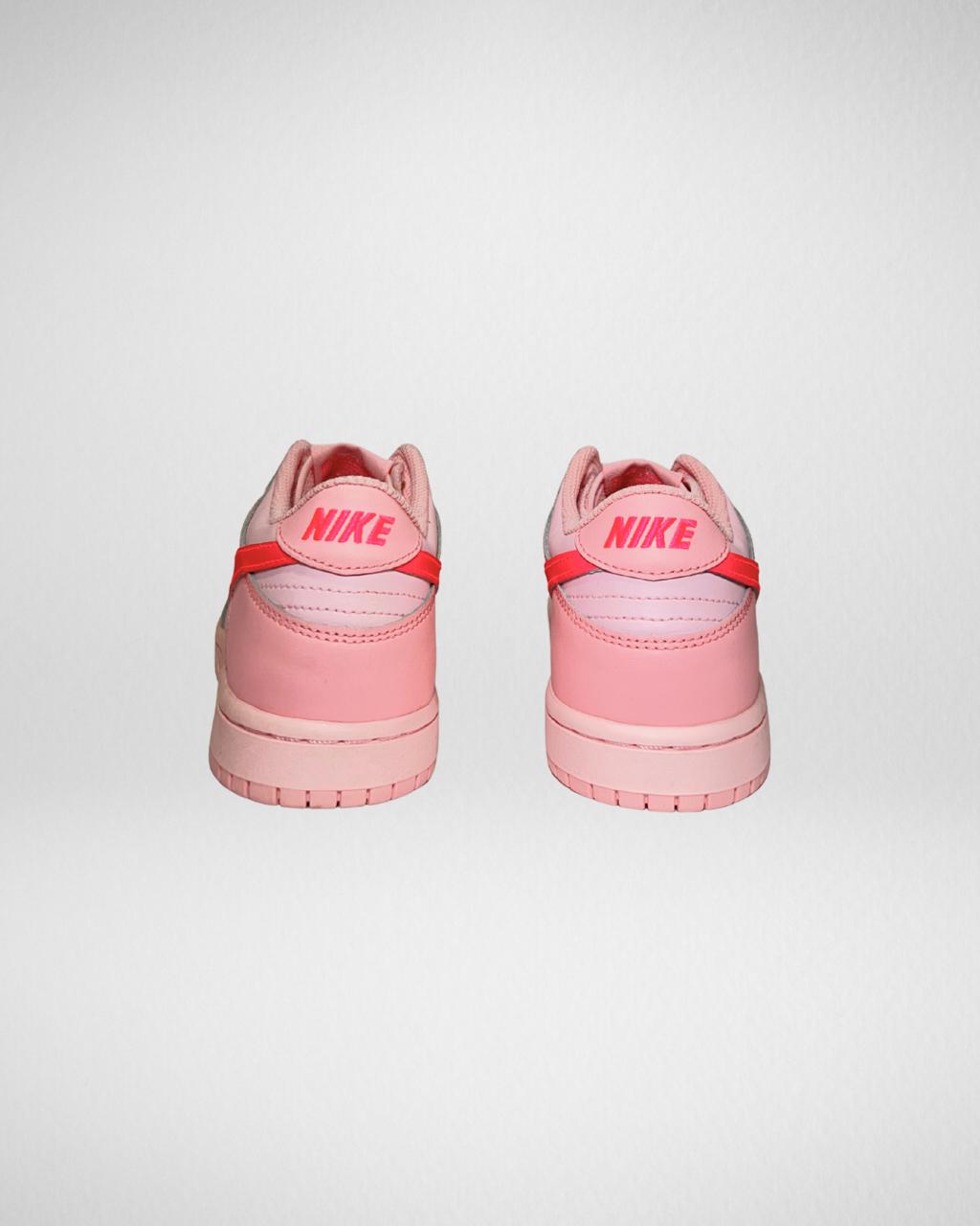 Nike Dunk Low Triple Pink