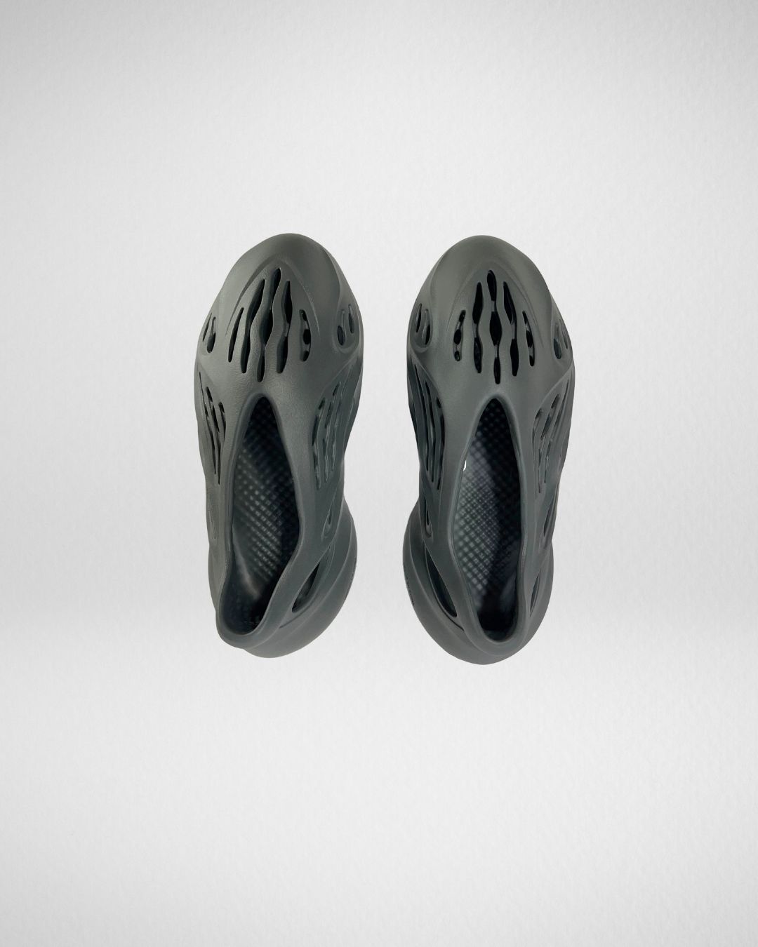 adidas Yeezy Foam Carbón