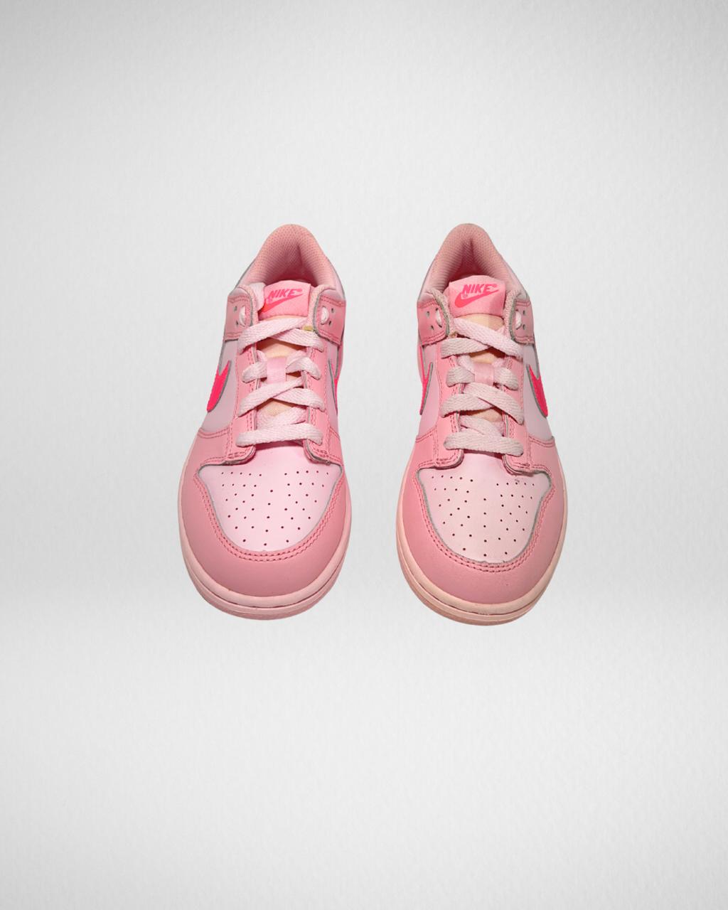 Nike Dunk Low Triple Pink