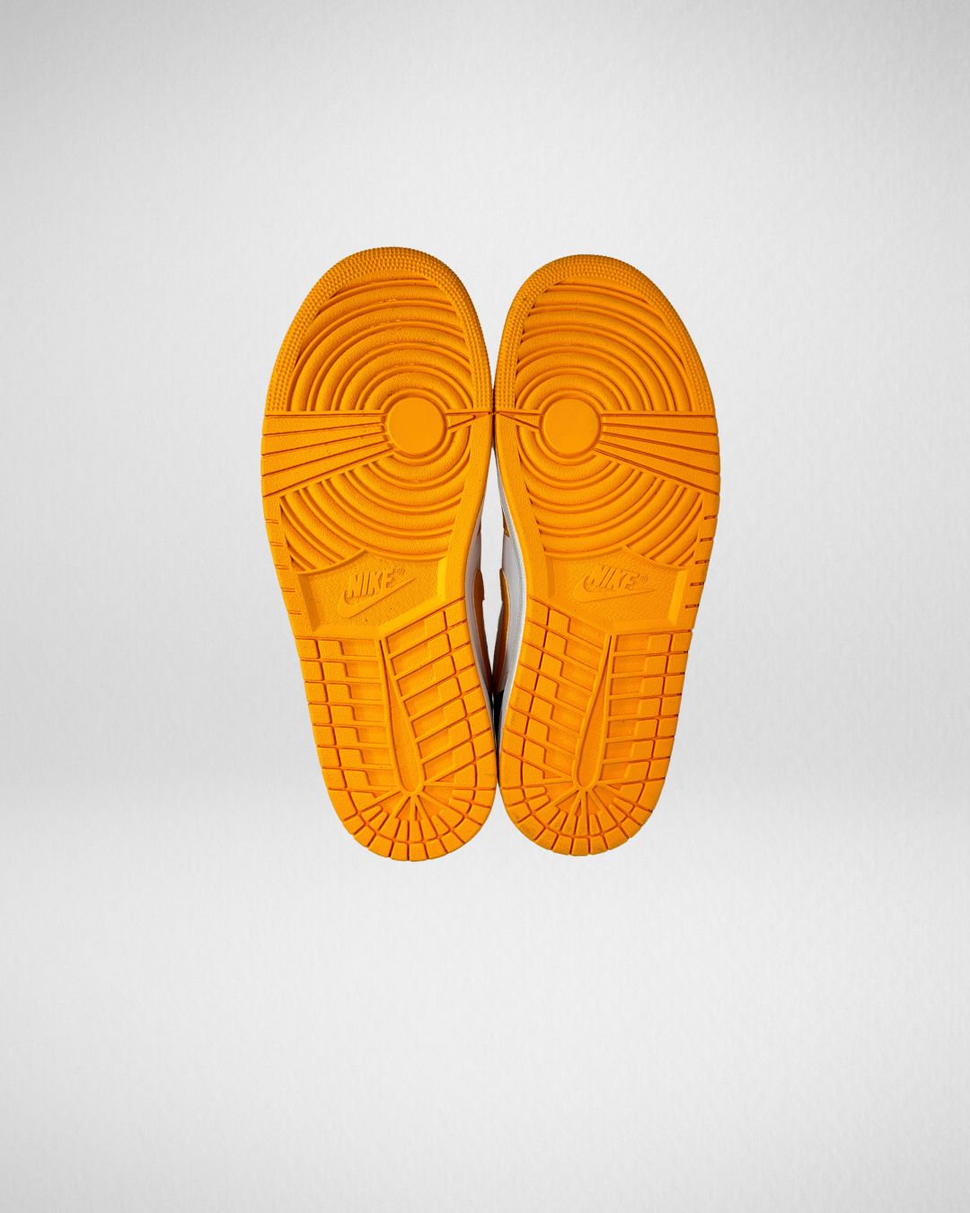 Jordan 1 Low Taxi