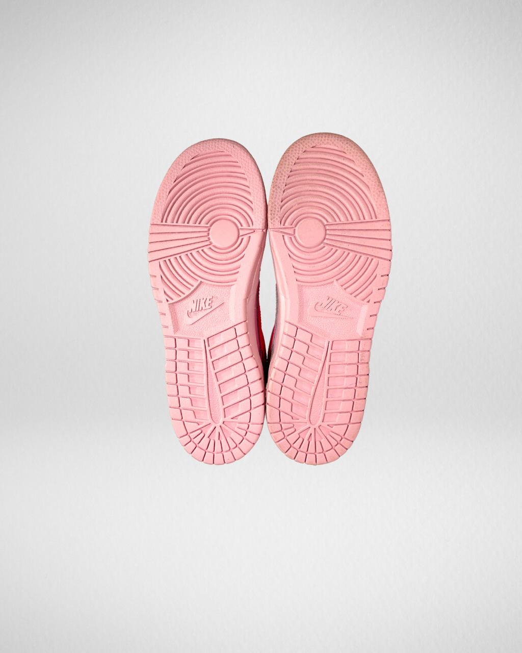 Nike Dunk Low Triple Pink