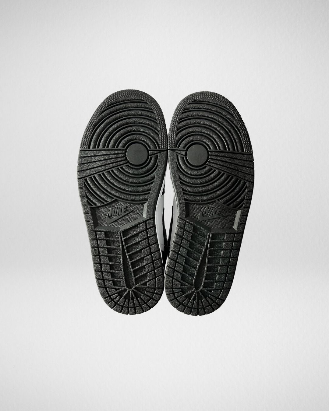 Jordan 1 Mid Panda