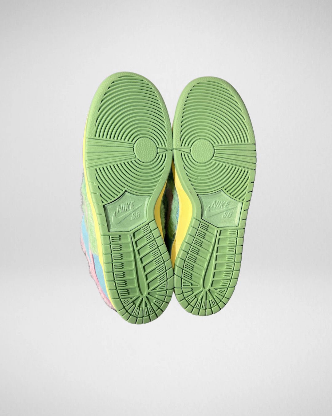 Nike SB Dunk Low Verdy Visty