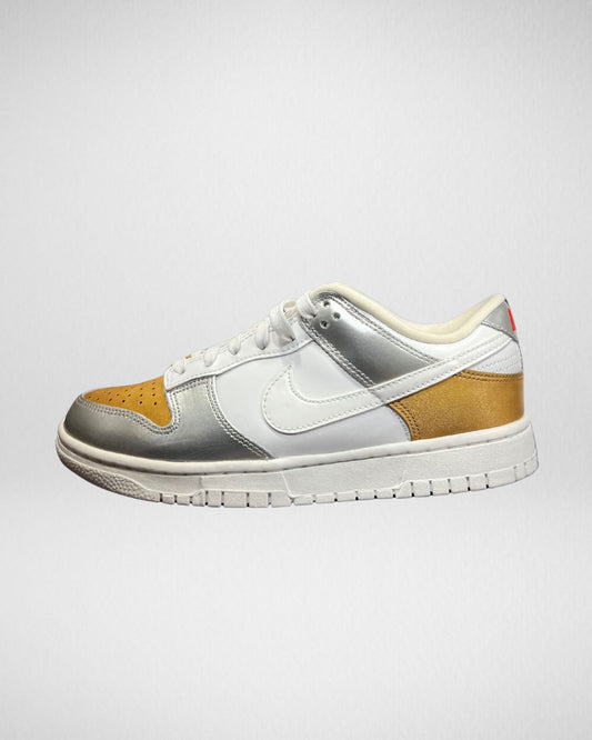 Nike Dunk Low Heirloom
