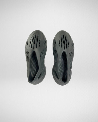 adidas Yeezy Foam Carbón