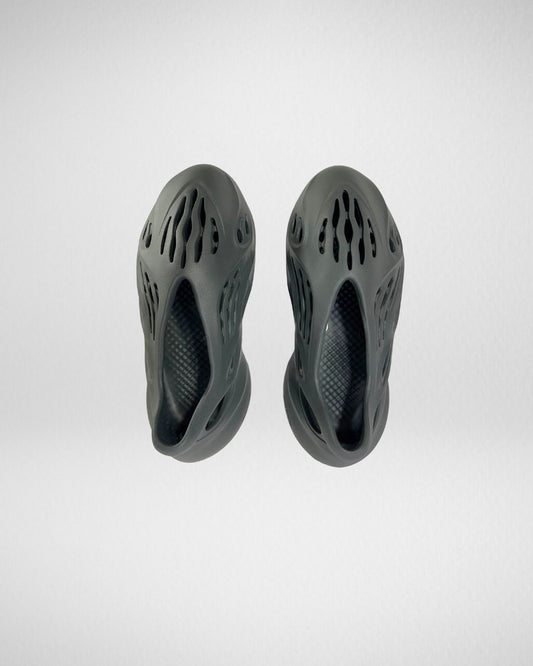 adidas Yeezy Foam Carbón