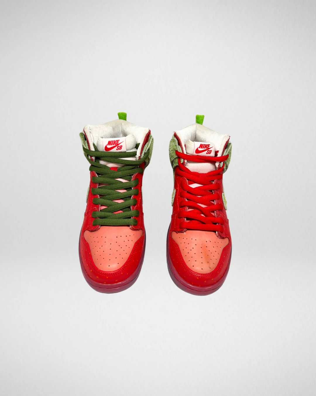 Nike Dunk SB High Pro Strawberry