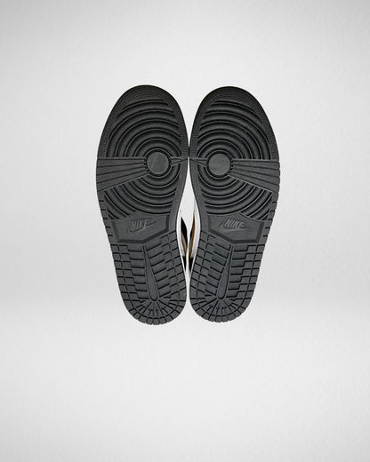 Air Jordan 1 Mid SE Black Gold Patent